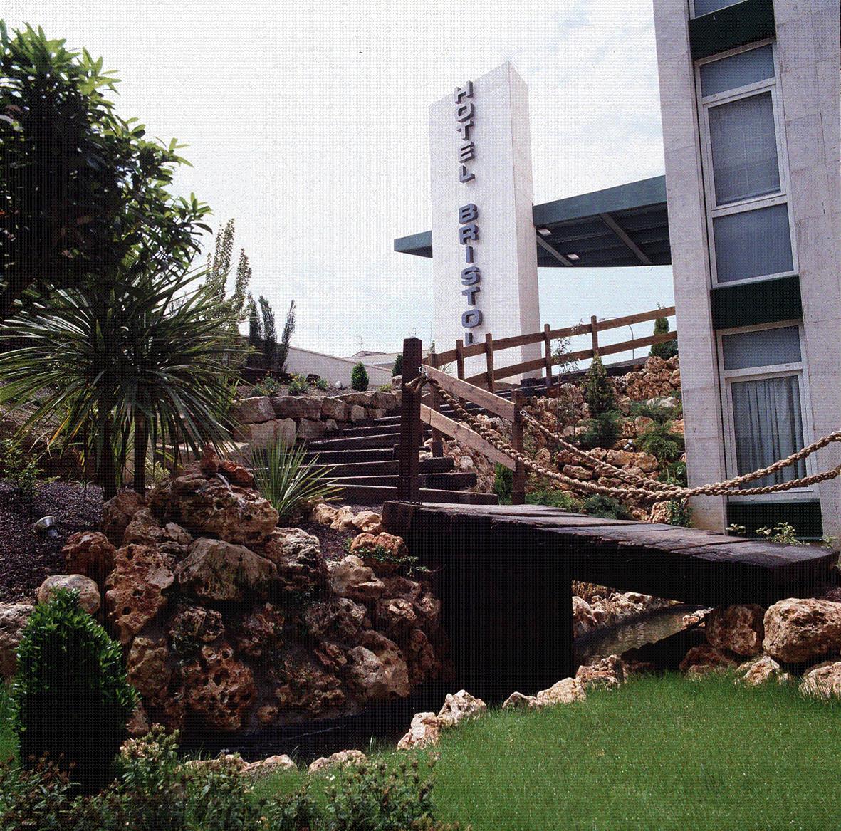 โรงแรมแคททาโลเนียบริสโตร ซานอันเดรส เด ลาบาร์กา ภายนอก รูปภาพ